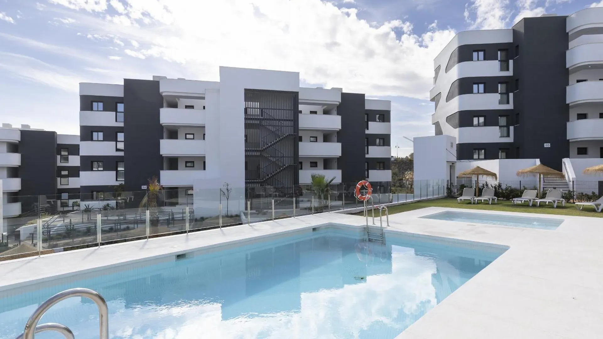 Elegant Luxury Suite With Terrace In Higueron Fuengirola Apartment