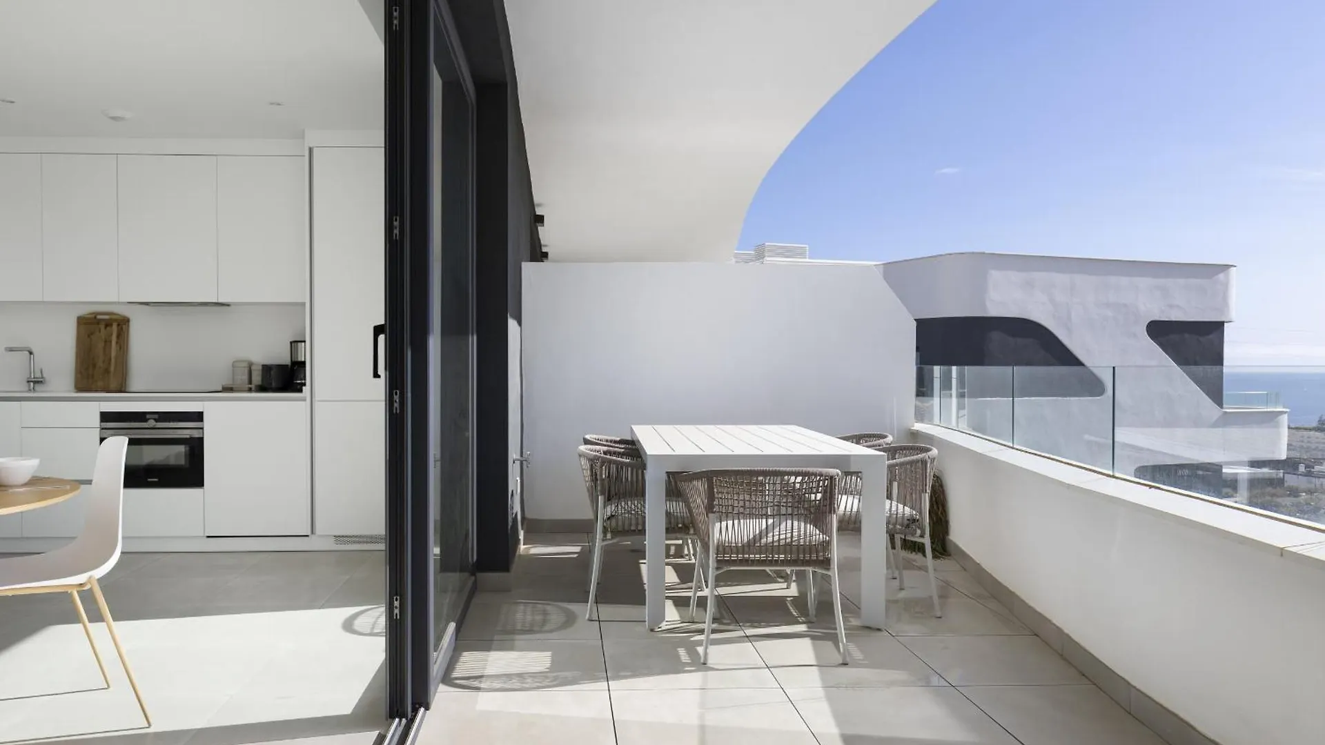 Elegant Luxury Suite With Terrace In Higueron Fuengirola Apartment