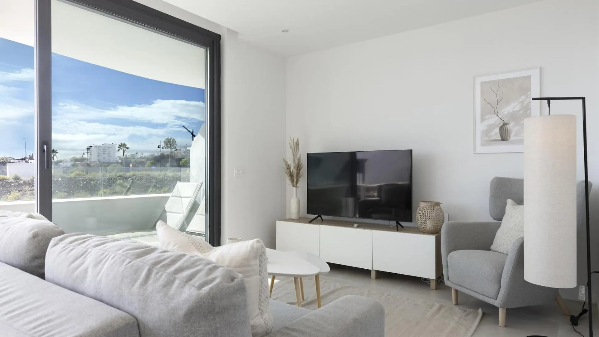 Elegant Luxury Suite With Terrace In Higueron Fuengirola Apartment