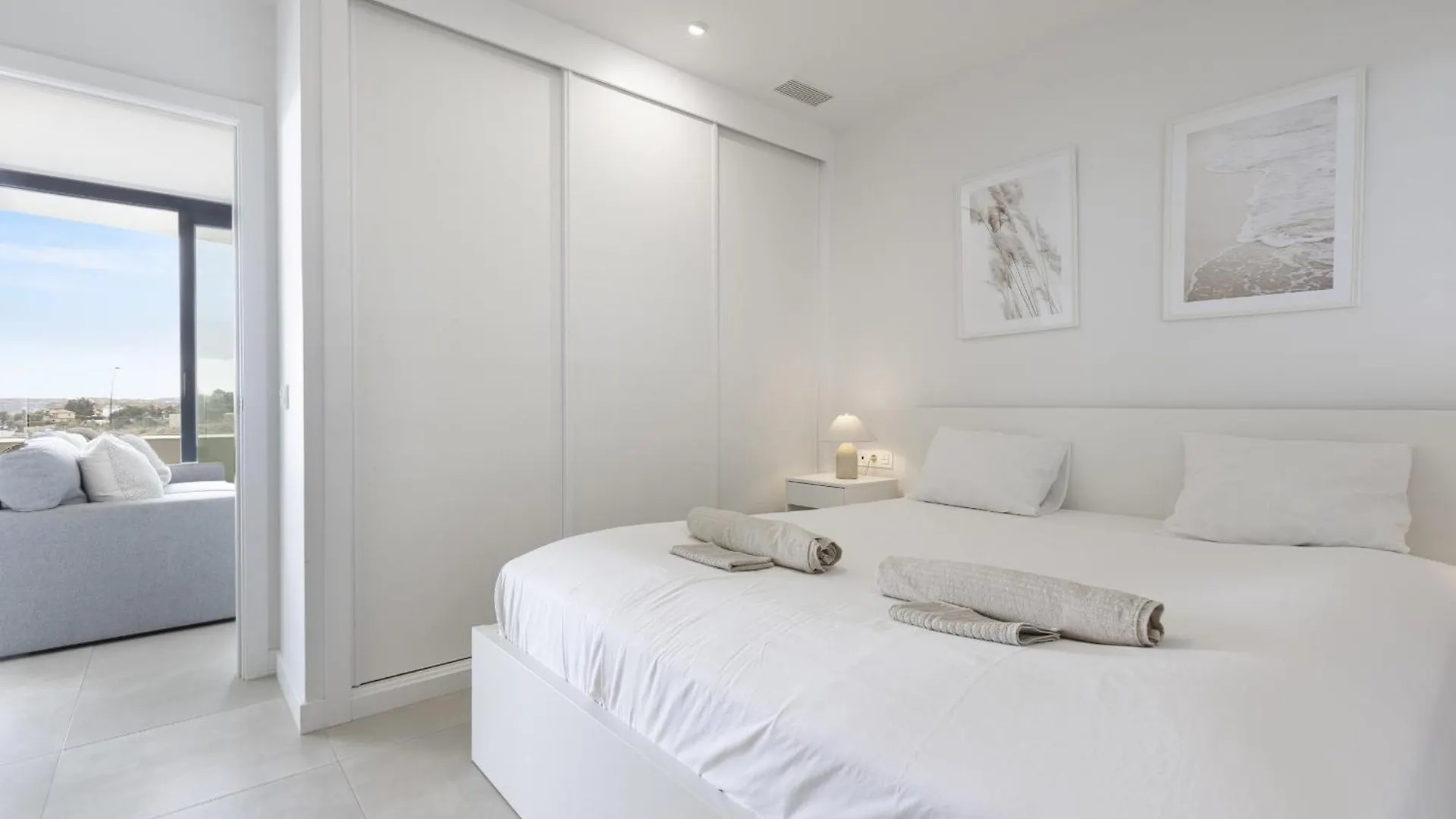 Apartment Elegant Luxury Suite With Terrace In Higueron Fuengirola